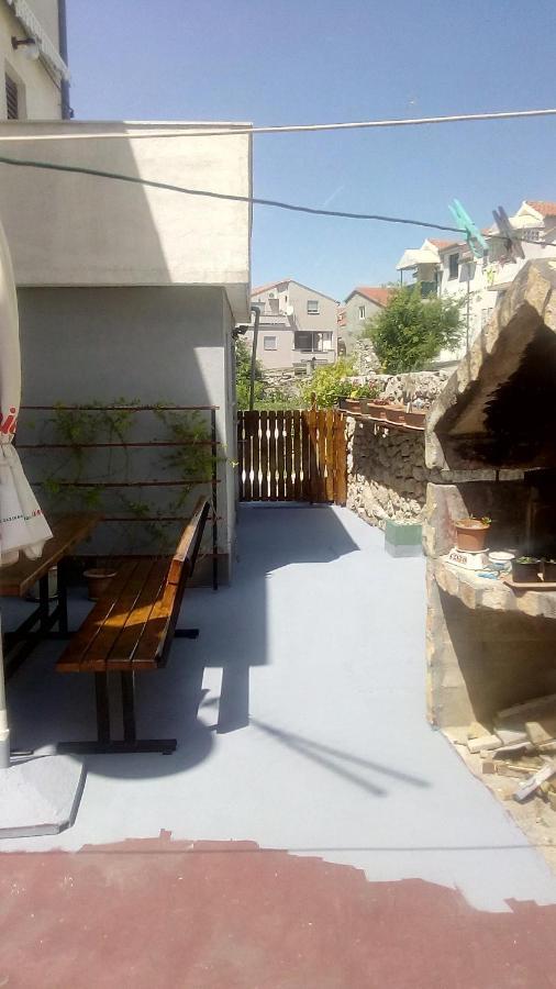 Apartment Mika Vodice Exteriör bild