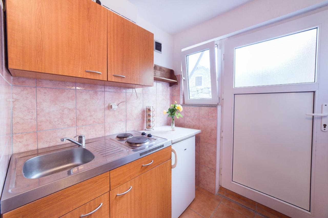 Apartment Mika Vodice Exteriör bild