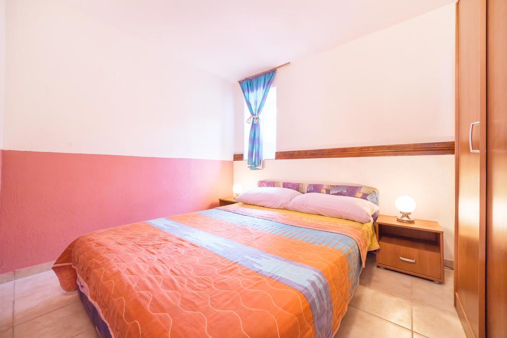 Apartment Mika Vodice Exteriör bild